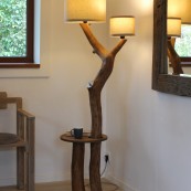 Krzysztof Jurkowski - Lampa z naturalnej gałęzi dębowej -83- stolik kawowy, lampa do czytania